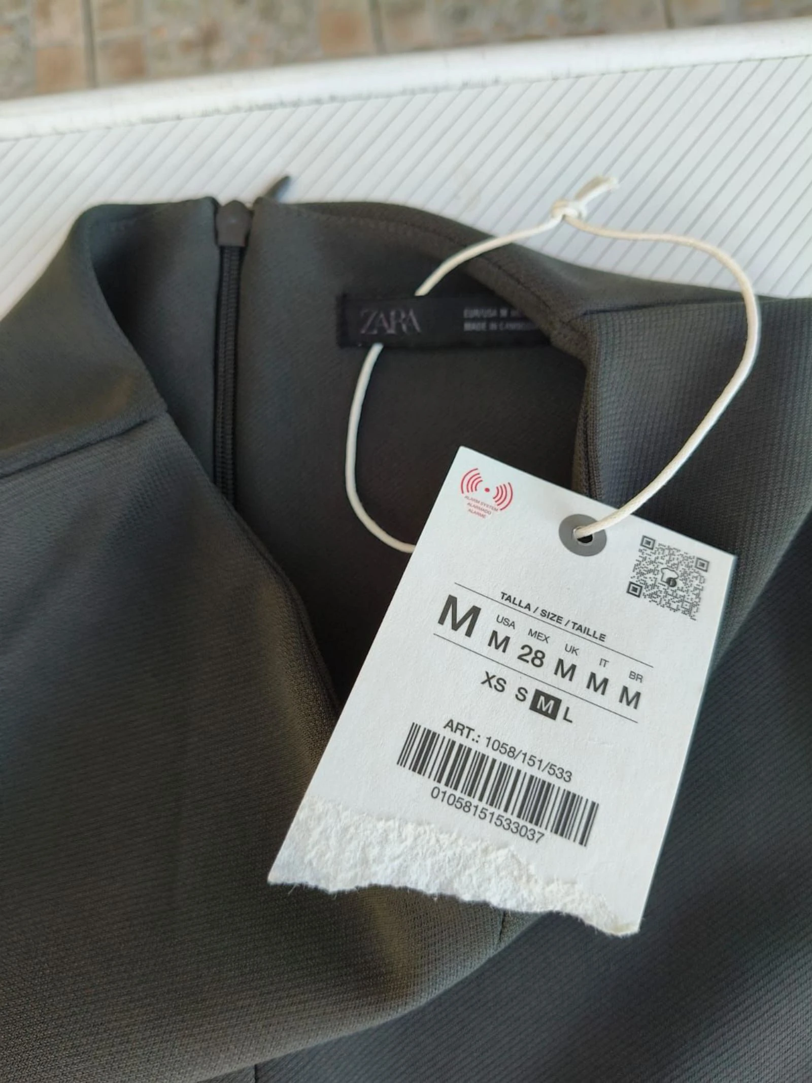 Prachtige mouwloze korte jurk van het merk Zara. – photo 8